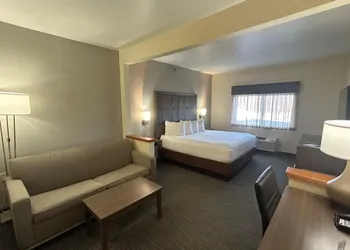 Best Western Plus Paper Valley Hotel hotel thumbnail 5