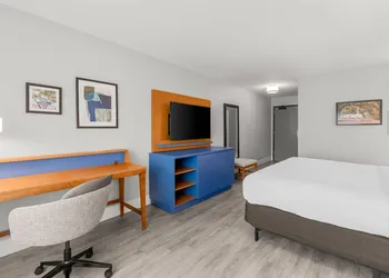 Country Inn & Suites by Radisson, Elizabethtown, KY hotel thumbnail 8
