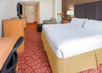 The Lodge at Roseburg hotel thumbnail 6