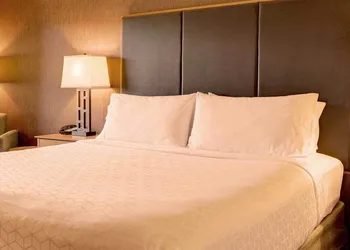 The Lodge at Roseburg hotel thumbnail 7