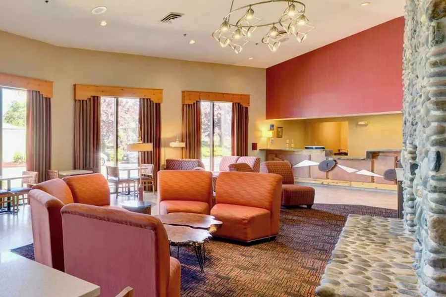The Lodge at Roseburg hotel detail image 2