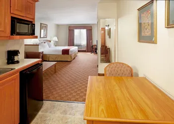 Holiday Inn Express Hotel & Suites Brownsville by IHG hotel thumbnail 7