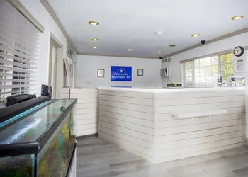 Americas Best Value Inn Chico hotel thumbnail 2