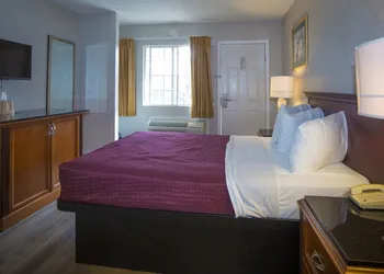 Americas Best Value Inn Chico hotel thumbnail 5