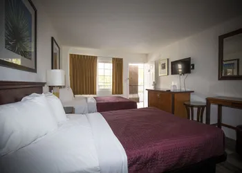 Americas Best Value Inn Chico hotel thumbnail 7