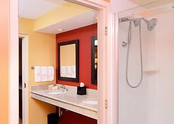 Courtyard by Marriott Frederick hotel thumbnail 6