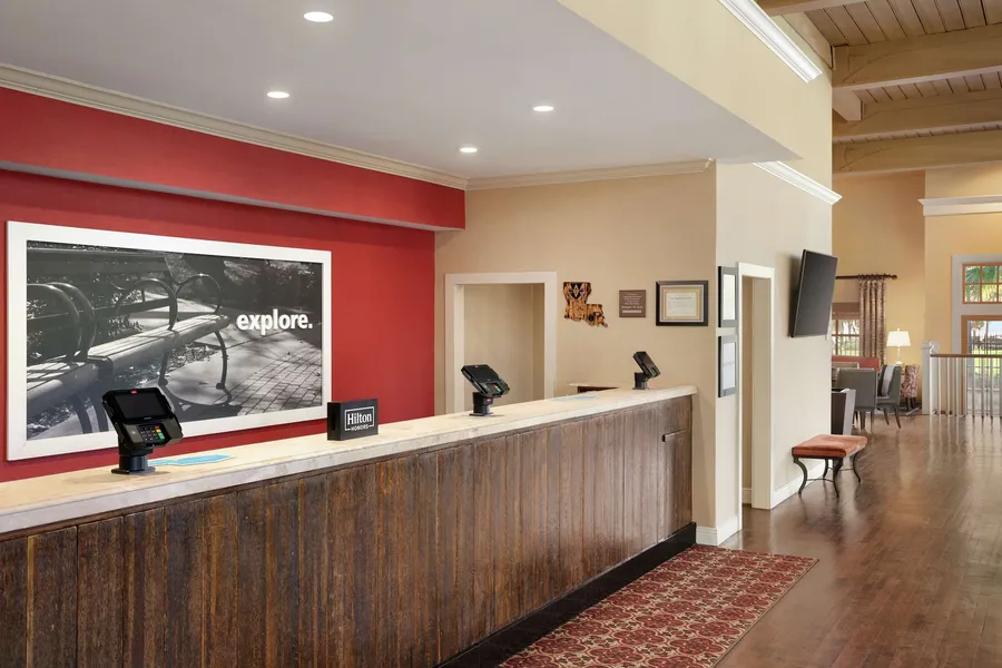 Hampton Inn & Suites New Orleans Convention Center hotel detail image 2