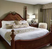 Crowne Plaza Minneapolis West by IHG hotel detail image 5
