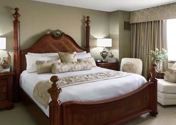 Crowne Plaza Minneapolis West by IHG hotel thumbnail 5