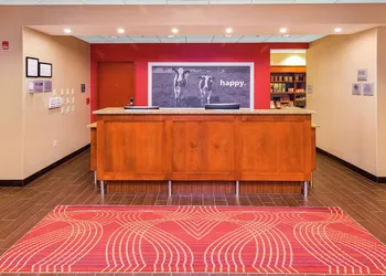 Hampton Inn Waynesburg hotel thumbnail 4