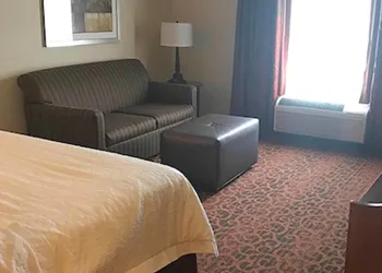 Hampton Inn Waynesburg hotel thumbnail 6