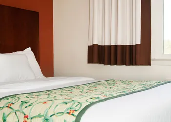 Red Carpet Inn & Suites hotel thumbnail 7