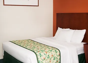 Red Carpet Inn & Suites hotel thumbnail 8
