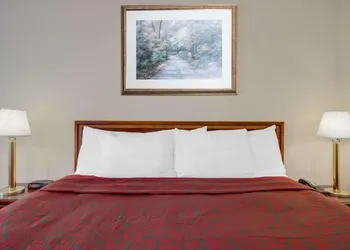 Express Inn hotel thumbnail 3