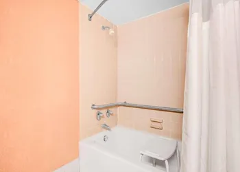 Express Inn hotel thumbnail 6