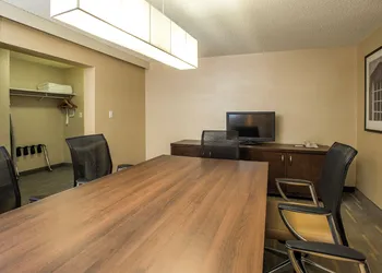 Holiday Inn Lethbridge by IHG hotel thumbnail 7