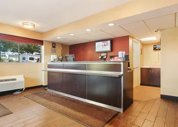 Red Roof Inn Canton hotel thumbnail 2