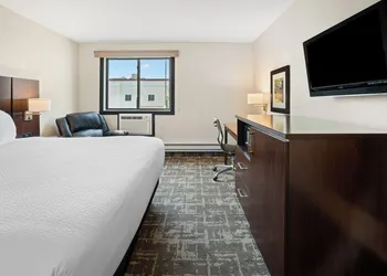Fargo Inn and Suites hotel thumbnail 4