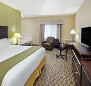Holiday Inn Express & Suites Chicago-Libertyville by IHG hotel detail image 3