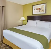 Holiday Inn Express & Suites Chicago-Libertyville by IHG hotel detail image 4
