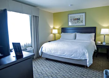 Holiday Inn Express & Suites Chicago-Libertyville by IHG hotel thumbnail 6