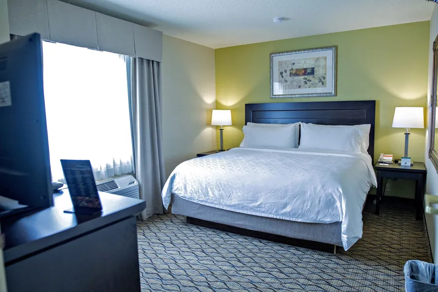 Holiday Inn Express & Suites Chicago-Libertyville by IHG hotel detail image 6