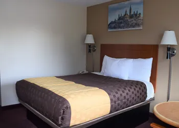 Knights Inn Arnprior hotel thumbnail 6