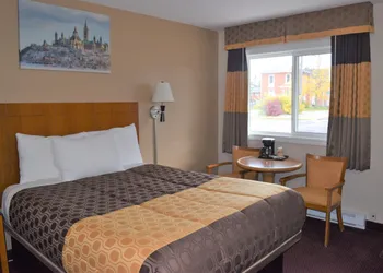 Knights Inn Arnprior hotel thumbnail 7