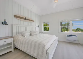 Casey Key Resorts - Beachfront hotel thumbnail 3