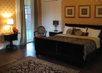 Linden Row Inn hotel thumbnail 5
