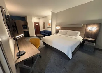 Holiday Inn Express Hotel & Suites Lafayette by IHG hotel thumbnail 6