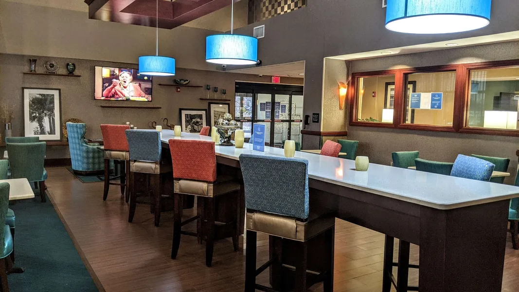 Hampton Inn & Suites Jacksonville - Beach Blvd/Mayo Clinic hotel detail image 2