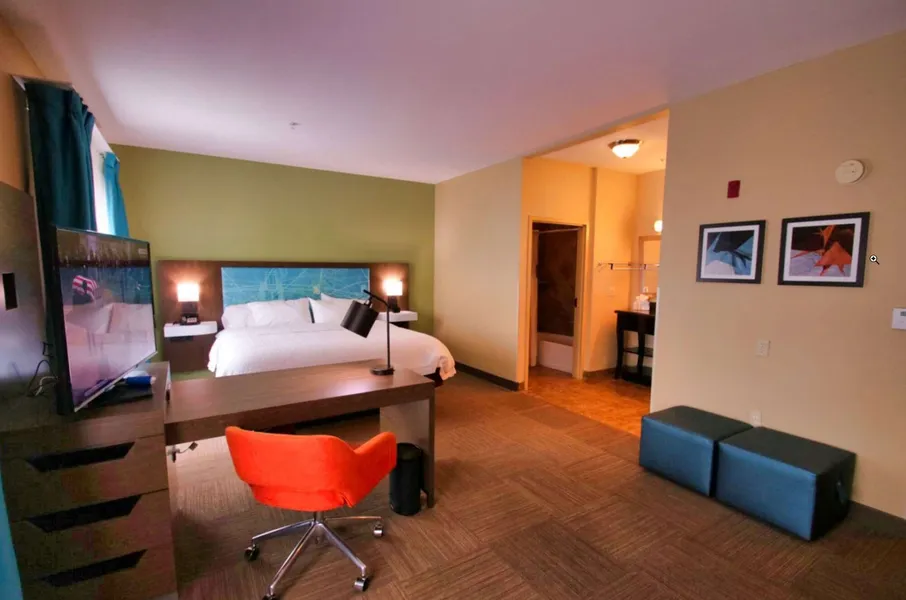 Hampton Inn & Suites Jacksonville - Beach Blvd/Mayo Clinic hotel detail image 6
