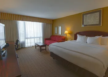 MCM Eleganté Hotel & Suites hotel thumbnail 6