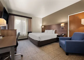 Comfort Inn & Suites Fenton hotel thumbnail 4