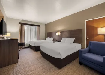 Comfort Inn & Suites Fenton hotel thumbnail 5