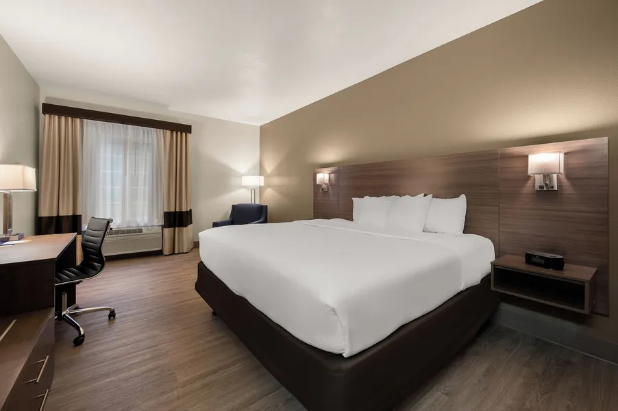 Comfort Inn & Suites Fenton hotel detail image 6