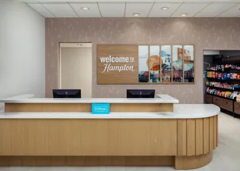 Hampton Inn Nashua hotel thumbnail 2