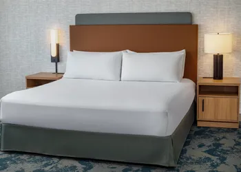 Hampton Inn Nashua hotel thumbnail 5