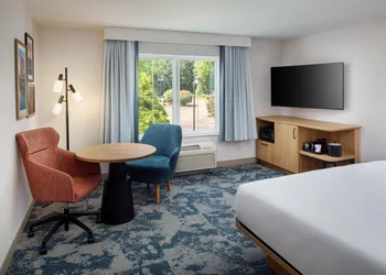 Hampton Inn Nashua hotel thumbnail 7