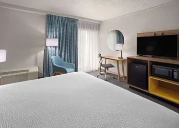 Days Inn by Wyndham Ann Arbor hotel thumbnail 8