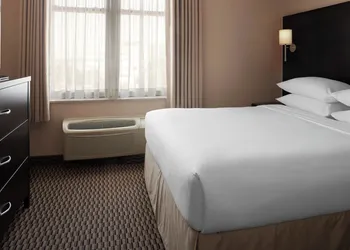 Delta Hotels by Marriott Guelph Conference Centre hotel thumbnail 8