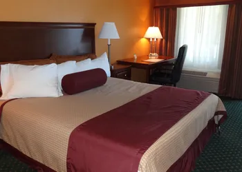 Cloverdale Wine Country Inn & Suites hotel thumbnail 4