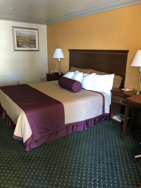 Cloverdale Wine Country Inn & Suites hotel detail image 6