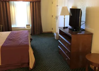 Cloverdale Wine Country Inn & Suites hotel thumbnail 7