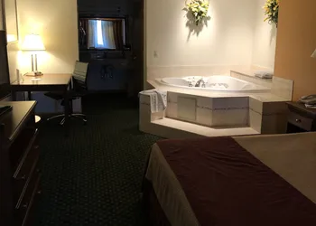 Cloverdale Wine Country Inn & Suites hotel thumbnail 8