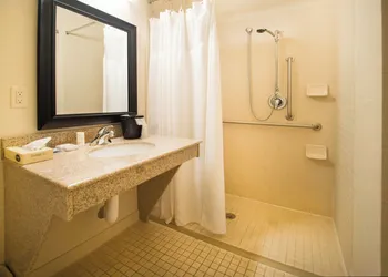 Fairfield Inn and Suites by Marriott Burley hotel thumbnail 7