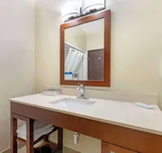 Comfort Suites Cedar Falls Industrial Park hotel detail image 5