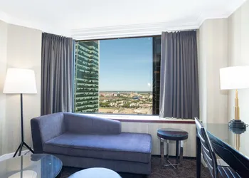 Sandman Signature Edmonton Downtown Hotel hotel thumbnail 6