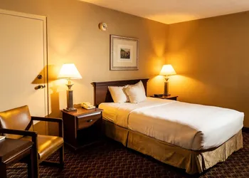 Ramada Hotel & Convention Center by Wyndham Topeka Downtown hotel thumbnail 6